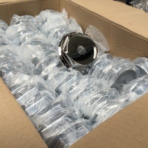 Plastic lenso bsx centermoer, voorraad in doos.